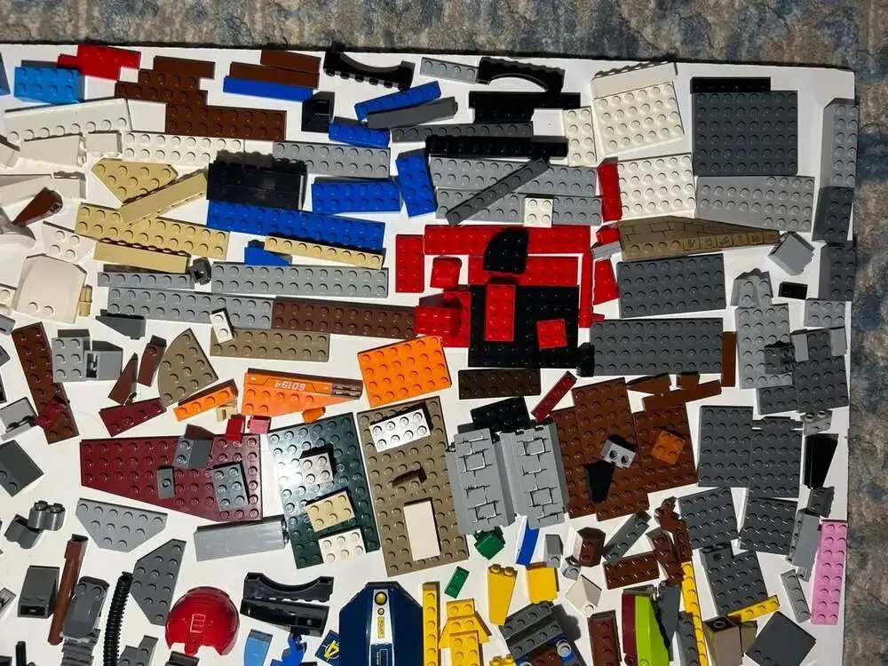 Assorted Mini Legos Lot over 2lbs with weapons, figures incomplete see photos